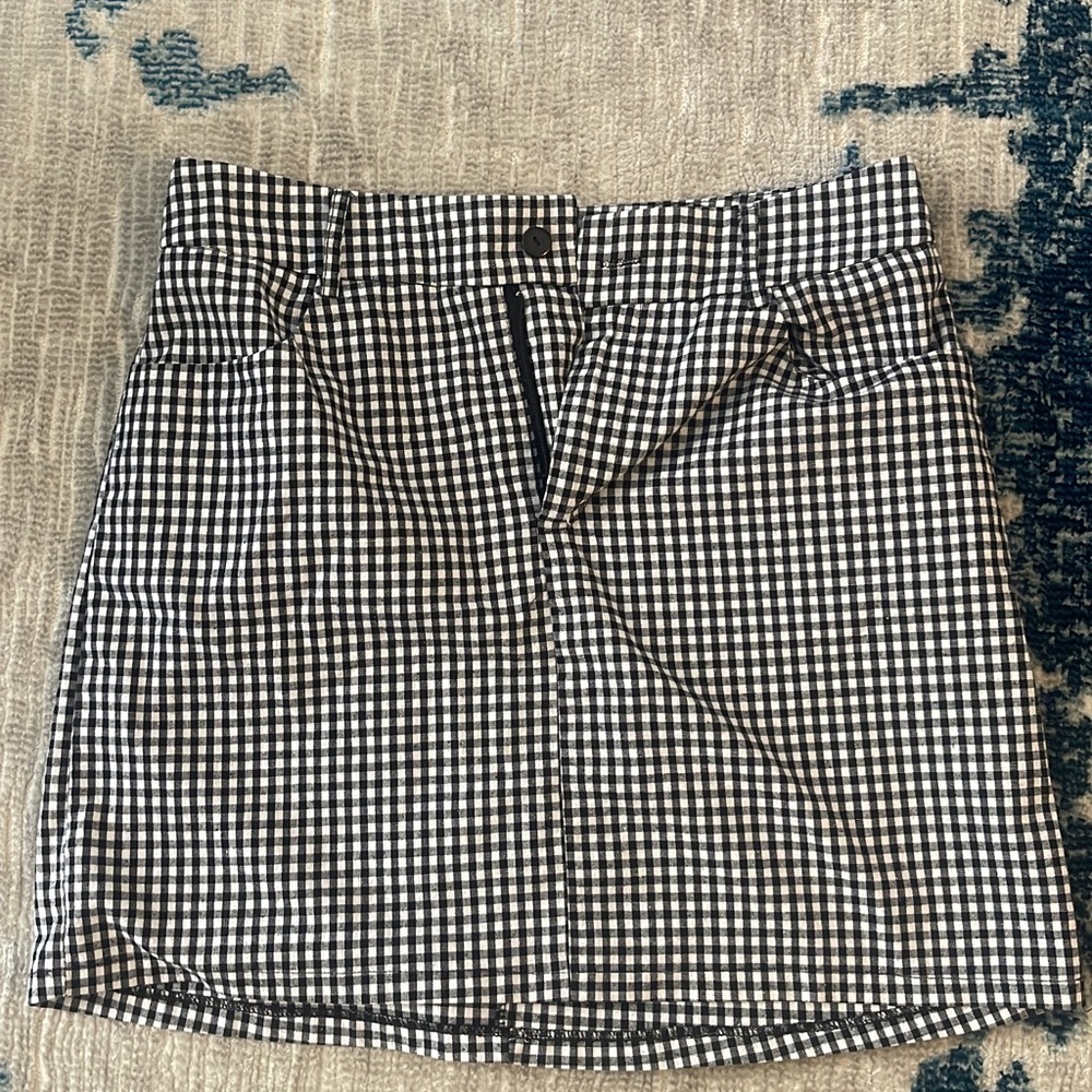 Medium black and white checkered mini skirt Halloween costume fall 2022 trendy